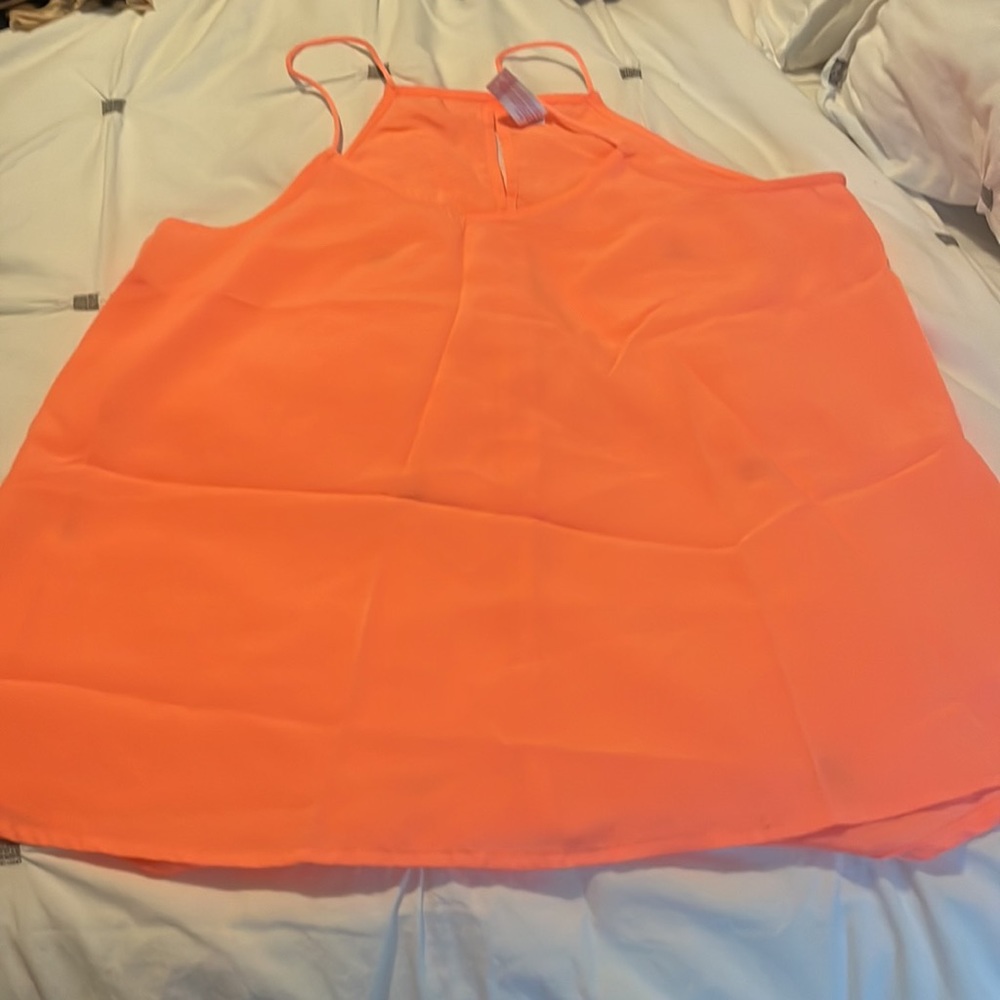 Two tank tops - Picture 2 of 3